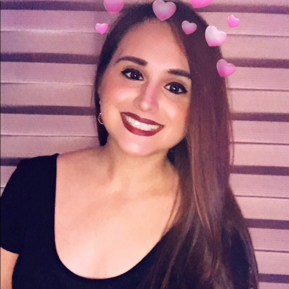 Meet your Posher, Mireya